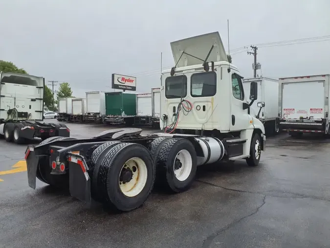 2019 FREIGHTLINER CASCADIA 125