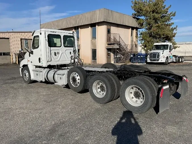 2018 Freightliner X12584ST