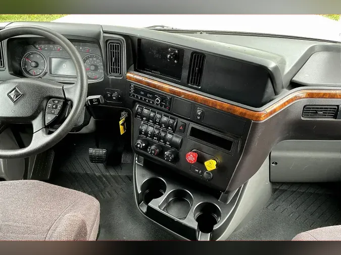 2022 INT LT625 6x4