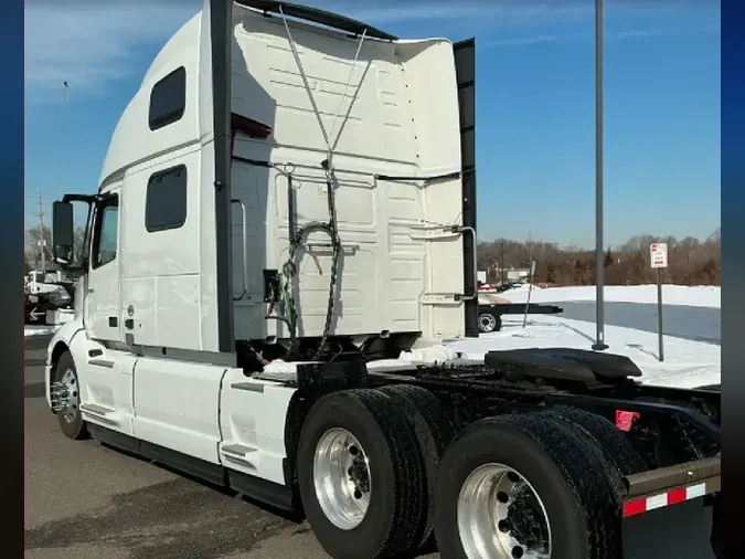 2025 VOLVO VNL64T860f039d7b8a86f12a09f3b418e8d665b56