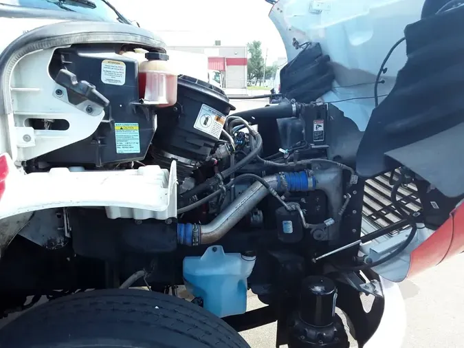 2015 FREIGHTLINER M2 106