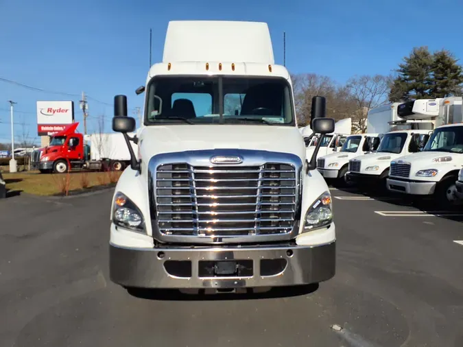 2017 FREIGHTLINER/MERCEDES CASCADIA 125