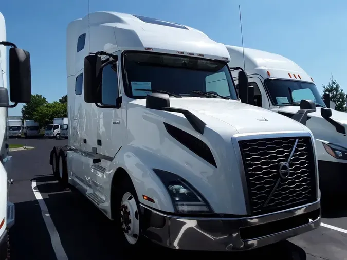 2020 VOLVO VNL64T-760