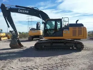 2019 John Deere 210GLC