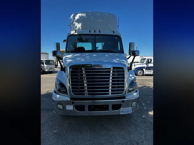 2018 FREIGHTLINER CASCADIA 113