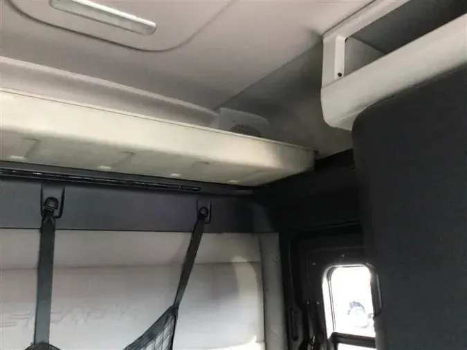 2019 FREIGHTLINER CA126