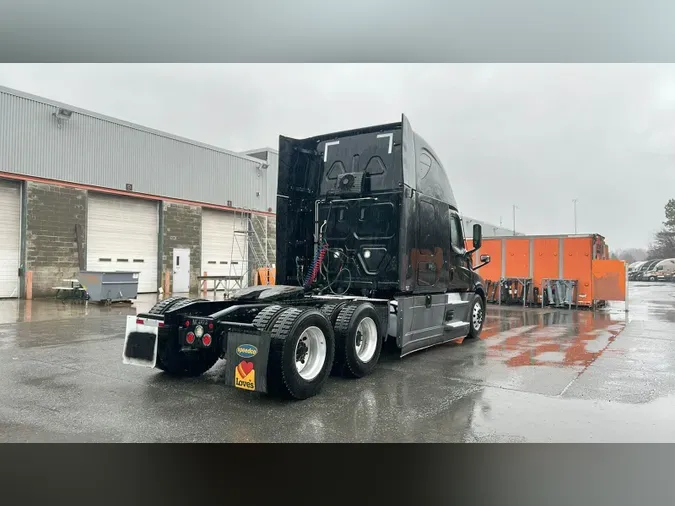 2022 Freightliner Cascadia 126