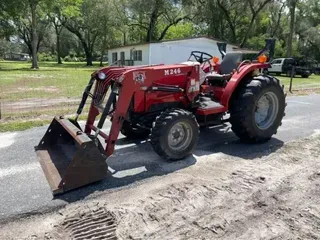 Massey Ferguson Ferguson 1533 44 Tractor Loader