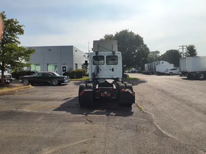 2016 FREIGHTLINER/MERCEDES CASCADIA 125