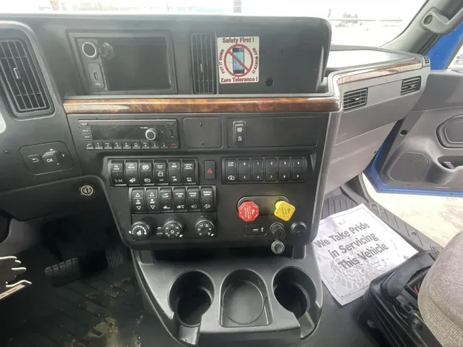 2022 International LT625