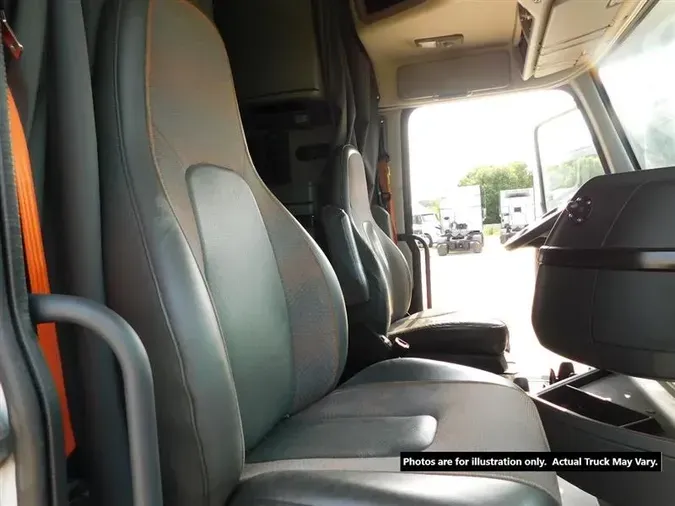 2019 VOLVO VNR640