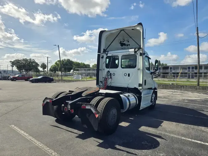 2020 FREIGHTLINER/MERCEDES NEW CASCADIA 116f04dd2620ecf7f5a8f4c4af7af7a9bd7