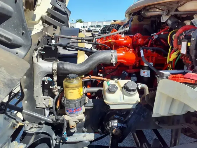 2019 FREIGHTLINER M2 106