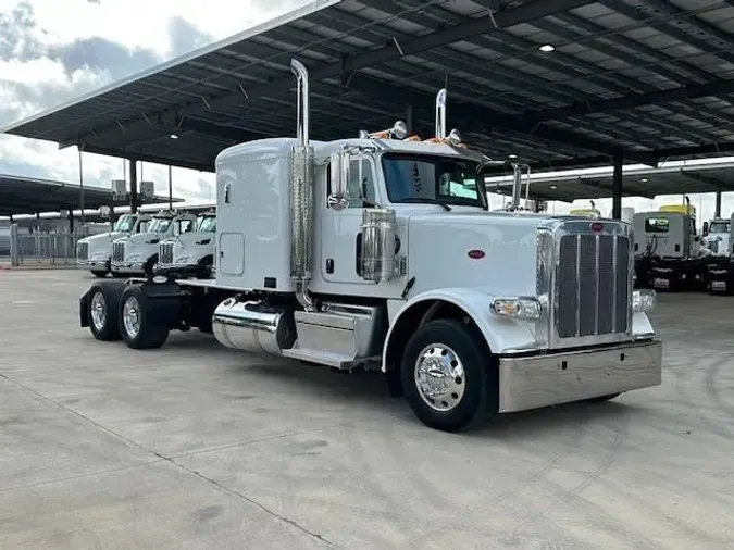 2023 Peterbilt 389