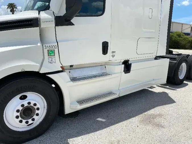 2018 Freightliner T12664ST