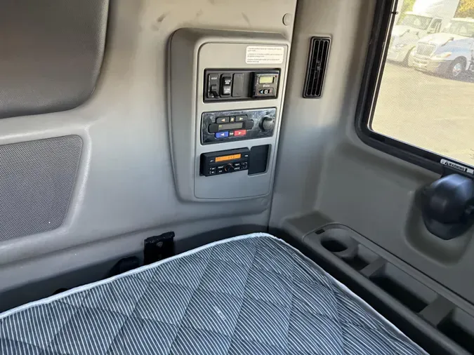 2020 International LT625f05442158d616d86a48684532af3ff8d