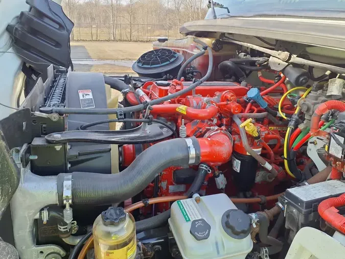 2019 FREIGHTLINER/MERCEDES M2 106