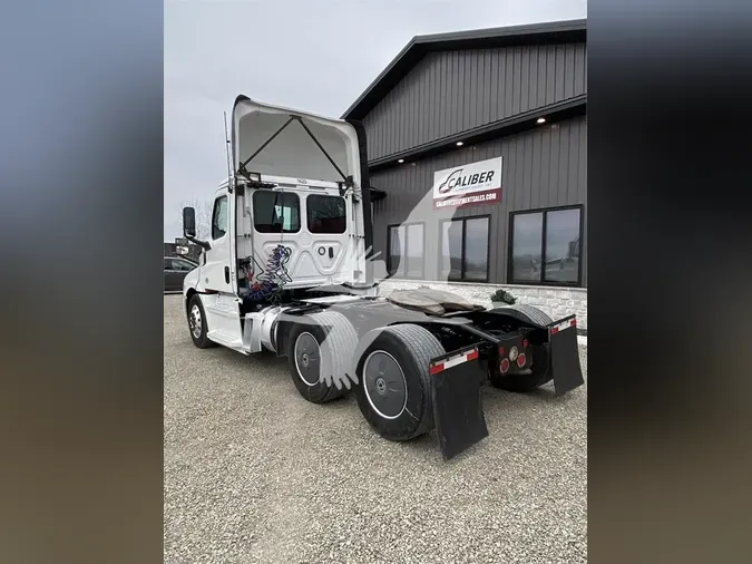 2019 FREIGHTLINER CASCADIA 126