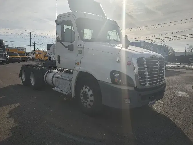 2016 Freightliner X12564STf05776ff0888532385af4ea761472714