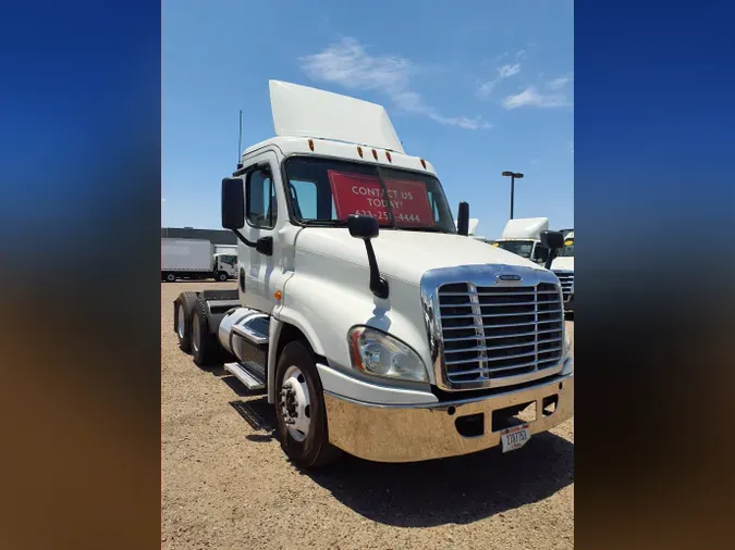 2015 FREIGHTLINER/MERCEDES CASCADIA 125