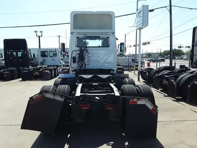 2020 NAVISTAR INTERNATIONAL LT625 DAYCAB T/A
