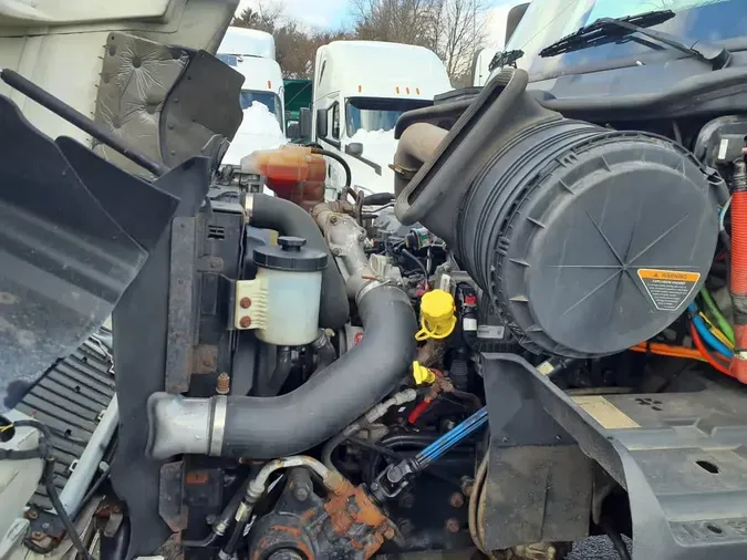 2019 NAVISTAR INTERNATIONAL RH613 DAYCAB S/A