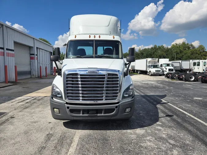 2018 FREIGHTLINER/MERCEDES CASCADIA 125