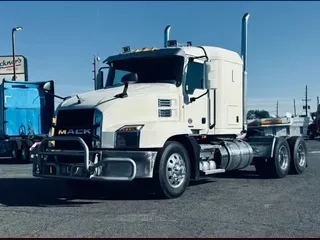 2019 MACK AN64T48