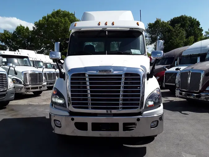 2018 FREIGHTLINER/MERCEDES CASCADIA 113