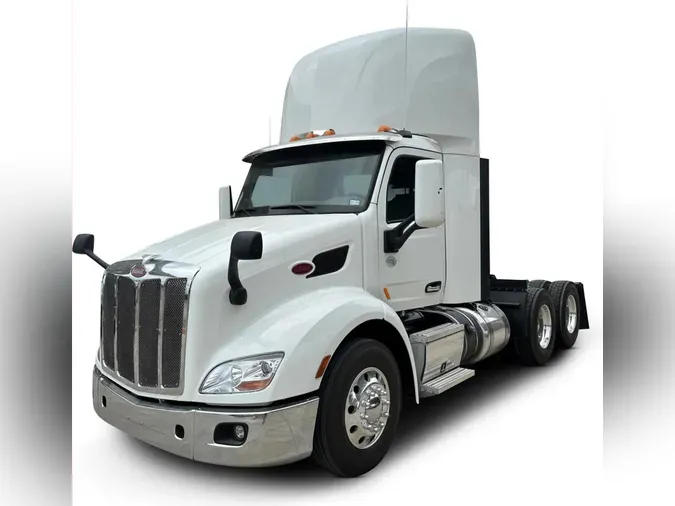 2017 Peterbilt 579f064de268d61f34f09094724edef476d