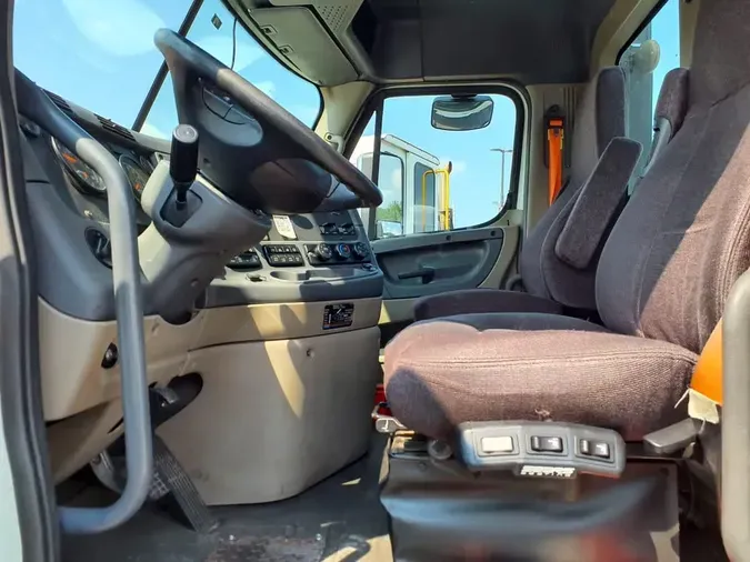 2019 FREIGHTLINER CASCADIA 125