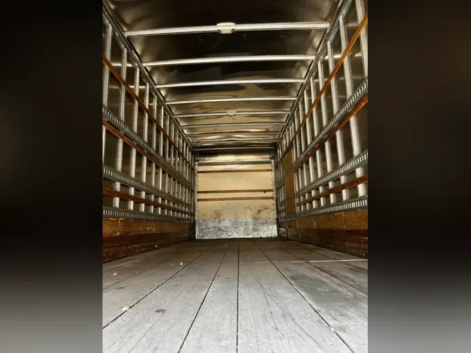 2018 FREIGHTLINER M2 106
