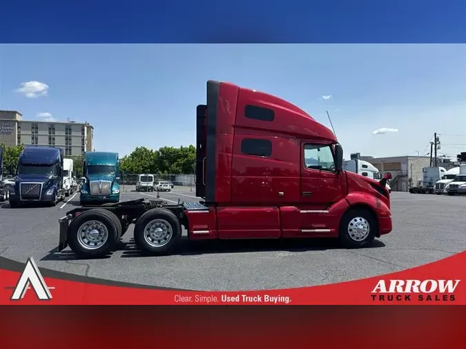 2021 VOLVO VNL760