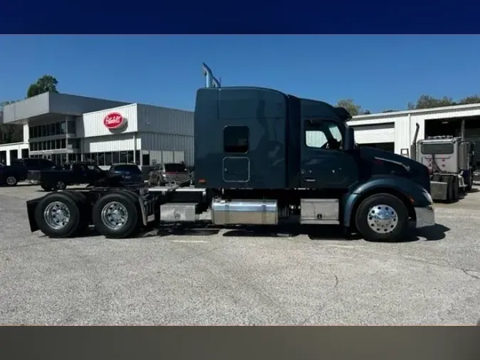 2025 Peterbilt 579