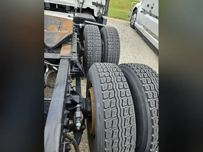 2023 FREIGHTLINER Cascadia 126