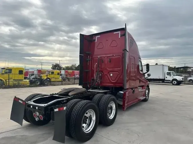 2020 Freightliner Cascadia