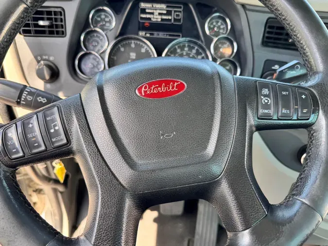 2020 Peterbilt 579f069f2691e5b4f4f6a1d372fd3afc95a