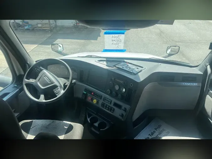 2021 Freightliner Cascadia 126