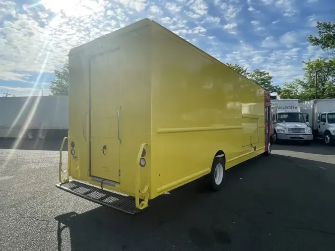 2017 FRTLR CUSTOM CHASSIS CORP MT55