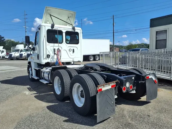 2020 FREIGHTLINER/MERCEDES CASCADIA 125f0702b25bdf1930484480215f1deeef2