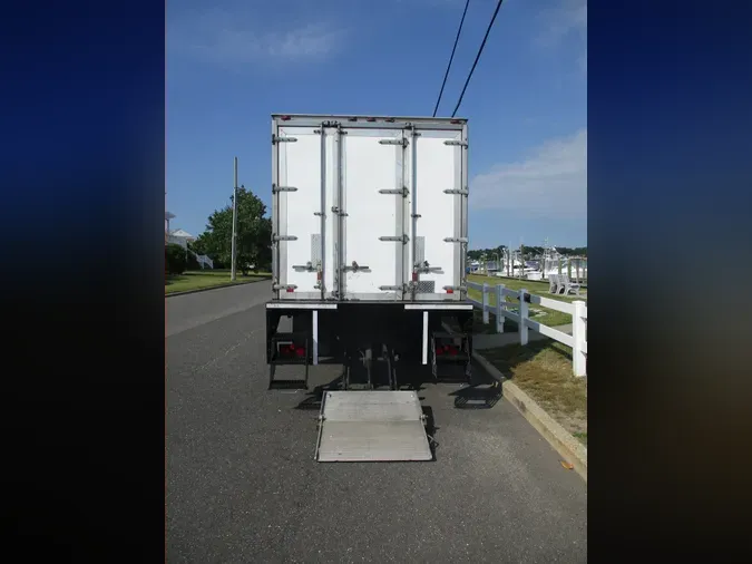 2013 FREIGHTLINER M2