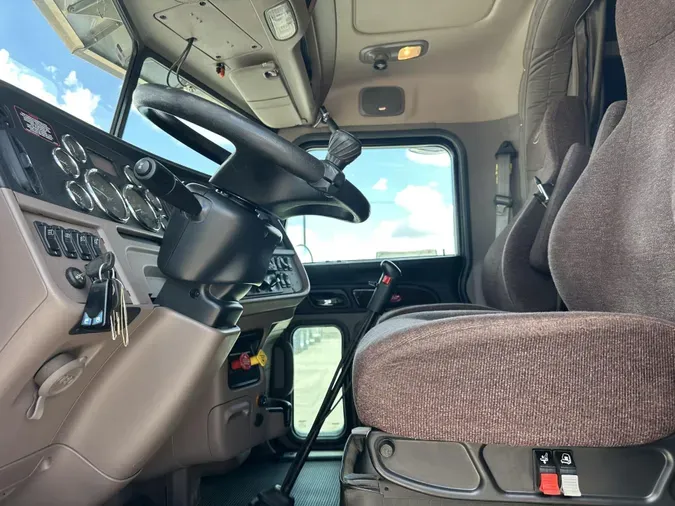 2020 Peterbilt 389