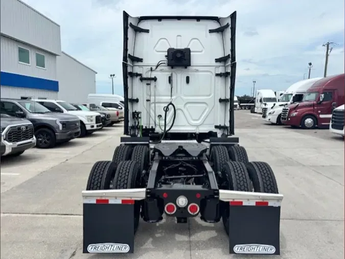 2023 Freightliner Cascadia 126