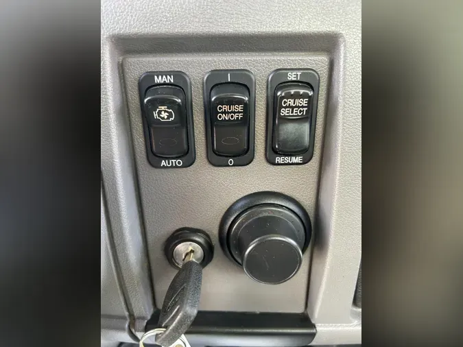 2020 Peterbilt 337