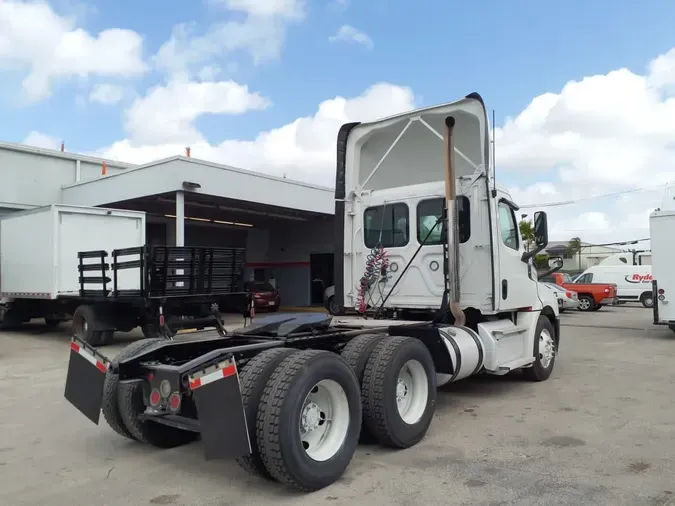 2020 FREIGHTLINER/MERCEDES NEW CASCADIA PX12664