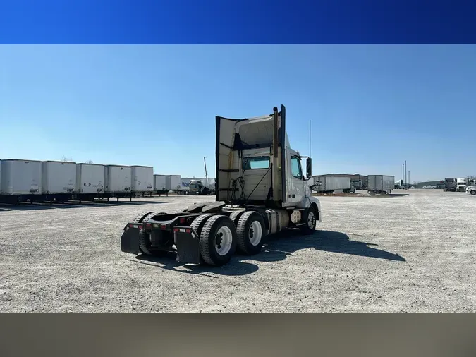 2015 Volvo VNL300