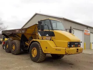 2007 CATERPILLAR 725