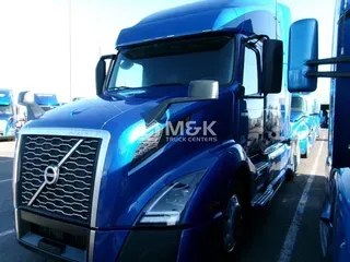 2021 VOLVO VNL64T760
