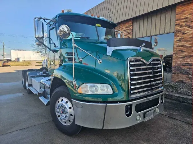 2017 MACK CXU613