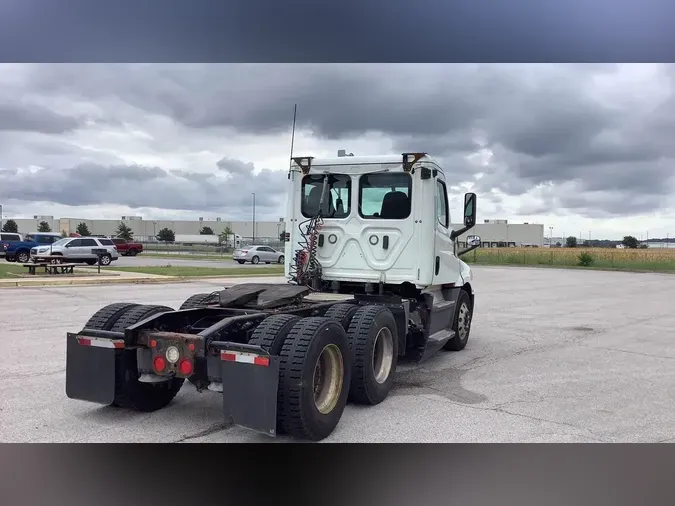 2019 Freightliner Cascadia 126f094aa9023f6d38ad78ecc1124ff5f24